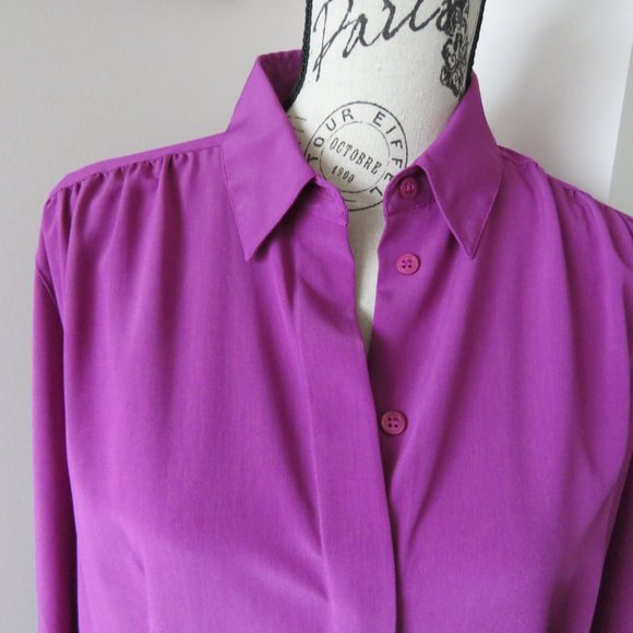 Vintage 1980s Fuschia Blouse With Hidden Buttons And Cinched Waist - Picture 5 of 8